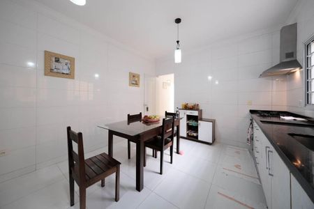 Casa à venda com 190m², 3 quartos e 2 vagasCozinha