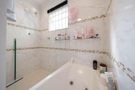 Casa à venda com 190m², 3 quartos e 2 vagasSuíte 3