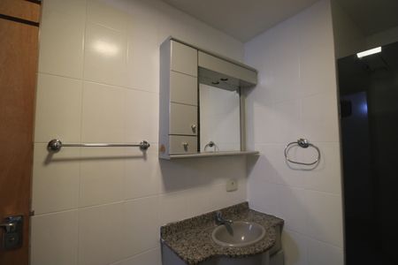 Apartamento à venda com 254m², 4 quartos e 2 vagasBanheiro da suíte