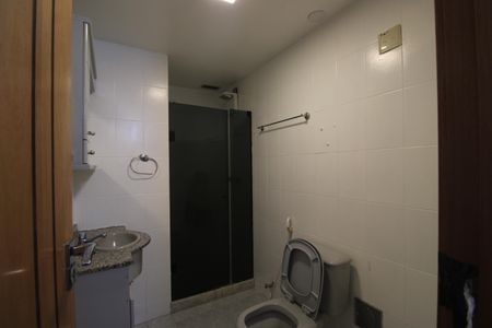 Apartamento à venda com 254m², 4 quartos e 2 vagasBanheiro da suíte