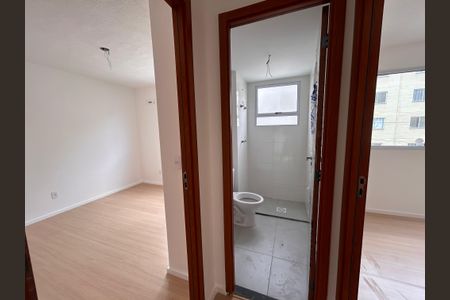 Banheiro de apartamento para alugar com 2 quartos, 47m² em Jardim Alvorada, Nova Iguaçu