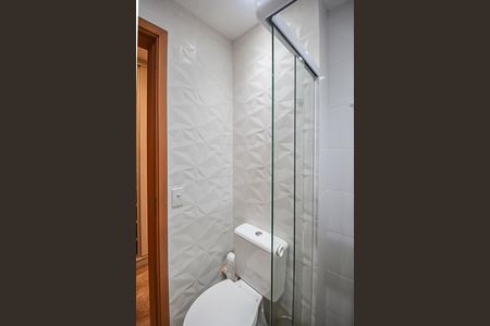 Apartamento à venda com 67m², 2 quartos e 2 vagas Apartamento à venda com 67m², 2 quartos e 2 vagasBanheiro da Suíte