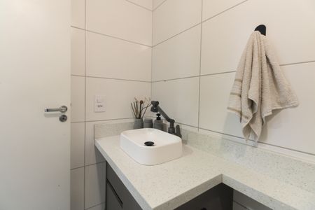 Apartamento à venda com 51m², 2 quartos e 1 vaga Apartamento à venda com 51m², 2 quartos e 1 vagaBanheiro