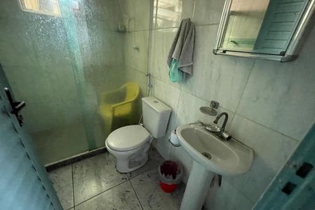 Banheiro de casa para alugar com 1 quarto, 80m² em Vila São Luis, Duque de Caxias