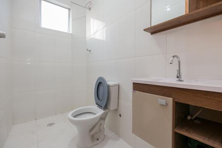 Banheiro de casa de condomínio para alugar com 1 quarto, 33m² em Parque Regina, São Paulo