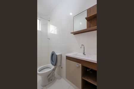 Banheiro de casa de condomínio para alugar com 1 quarto, 33m² em Parque Regina, São Paulo