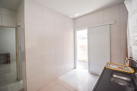 Cozinha de casa para alugar com 1 quarto, 32m² em Jardim Calux, São Bernardo do Campo