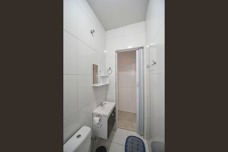 Banheiro de casa para alugar com 1 quarto, 32m² em Jardim Calux, São Bernardo do Campo