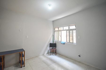 Sala/Quarto de casa para alugar com 1 quarto, 32m² em Jardim Calux, São Bernardo do Campo