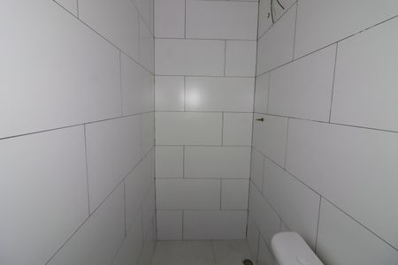 Banheiro de kitnet/studio para alugar com 1 quarto, 30m² em Vila Quitauna, Osasco