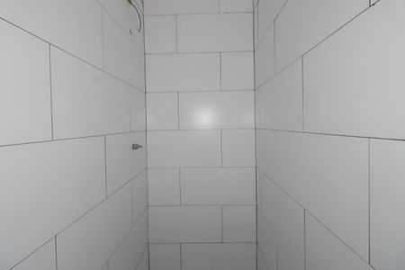 Banheiro de kitnet/studio para alugar com 1 quarto, 30m² em Vila Quitauna, Osasco