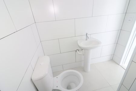 Banheiro de kitnet/studio para alugar com 1 quarto, 30m² em Vila Quitauna, Osasco