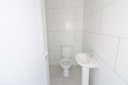 Banheiro de kitnet/studio para alugar com 1 quarto, 30m² em Vila Quitauna, Osasco