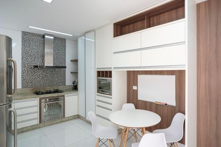 Casa à venda com 284m², 3 quartos e 3 vagasCozinha