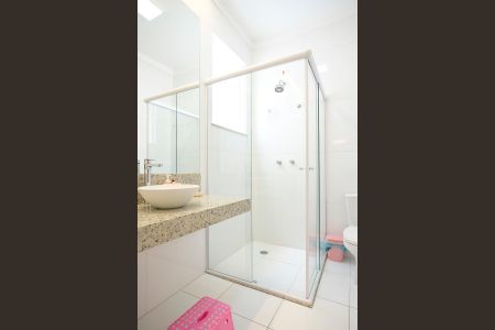 Casa à venda com 284m², 3 quartos e 3 vagasBanheiro da suíte 3