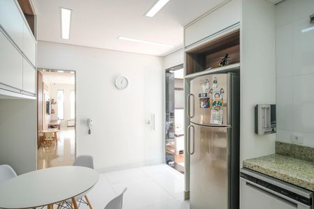 Casa à venda com 284m², 3 quartos e 3 vagasCozinha