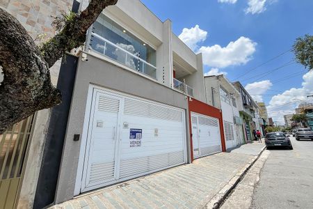 Casa à venda com 284m², 3 quartos e 3 vagasFachada + plaquinha