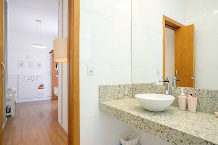 Casa à venda com 284m², 3 quartos e 3 vagasBanheiro da suíte 3