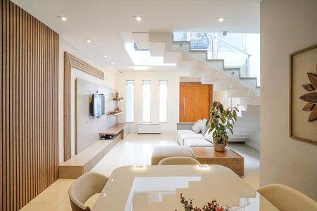 Casa à venda com 284m², 3 quartos e 3 vagasSala