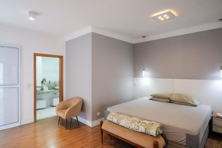 Casa à venda com 284m², 3 quartos e 3 vagasSuíte 1