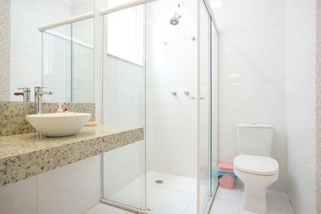 Casa à venda com 284m², 3 quartos e 3 vagasBanheiro da suíte 3