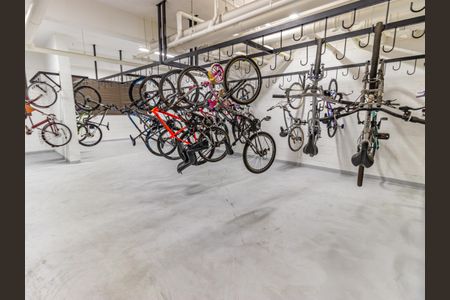 Apartamento à venda com 122m², 3 quartos e 2 vagas Apartamento à venda com 122m², 3 quartos e 2 vagasÁrea comum - Bicicletário