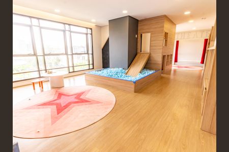 Apartamento à venda com 122m², 3 quartos e 2 vagas Apartamento à venda com 122m², 3 quartos e 2 vagasÁrea comum - Brinquedoteca