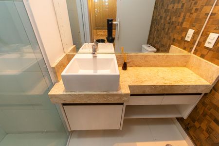 Apartamento à venda com 70m², 2 quartos e 2 vagas Apartamento à venda com 70m², 2 quartos e 2 vagasBanheiro da Suíte