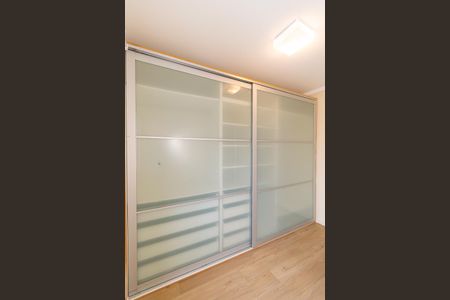 Apartamento à venda com 70m², 2 quartos e 2 vagas Apartamento à venda com 70m², 2 quartos e 2 vagasQuarto