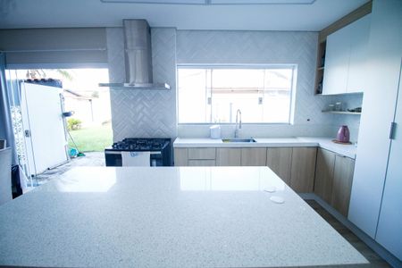 Casa para alugar com 624m², 5 quartos e 5 vagasCozinha