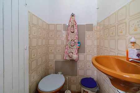 Banheiro de casa à venda com 2 quartos, 250m² em Jardim Ester, São Paulo