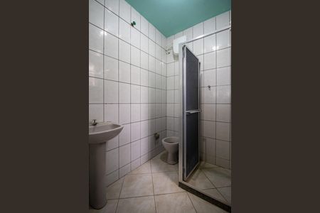 Banheiro de casa para alugar com 1 quarto, 47m² em Colubandê, São Gonçalo