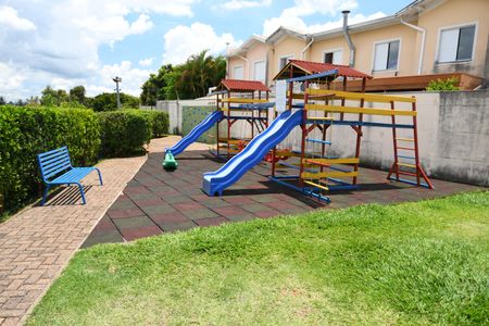 Casa de condomínio à venda com 80m², 3 quartos e 2 vagasÁrea comum - Playground