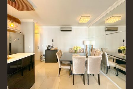 Sala de Jantar de apartamento para alugar com 3 quartos, 97m² em Barreiros, São José