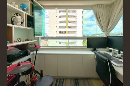 Apartamento para alugar com 97m², 3 quartos e 2 vagasEscritório