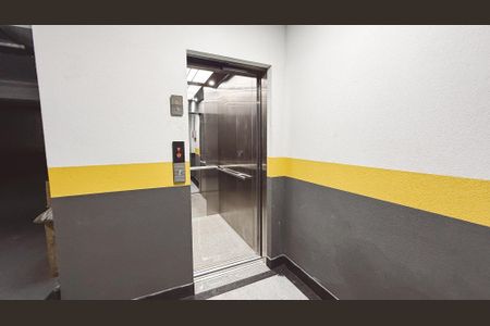 Apartamento para alugar com 39m², 2 quartos e 1 vaga Apartamento para alugar com 39m², 2 quartos e 1 vagaElevador