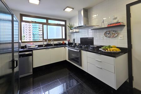 Apartamento à venda com 180m², 4 quartos e 3 vagasCozinha