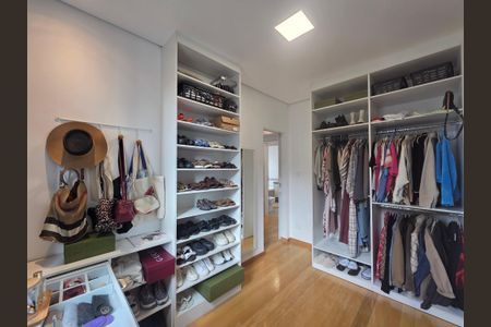 Apartamento à venda com 180m², 4 quartos e 3 vagasCloset da suíte 1
