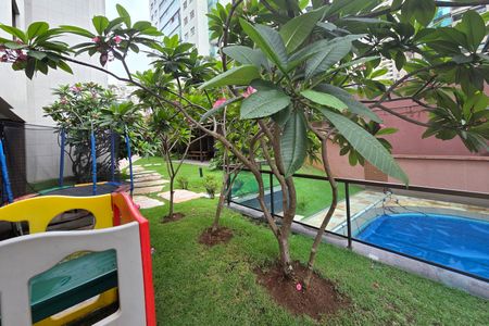 Apartamento à venda com 180m², 4 quartos e 3 vagasÁrea comum - Playground