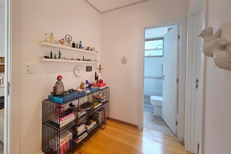 Apartamento à venda com 180m², 4 quartos e 3 vagasCorredor