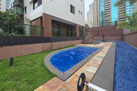 Apartamento à venda com 180m², 4 quartos e 3 vagasÁrea comum - Piscina