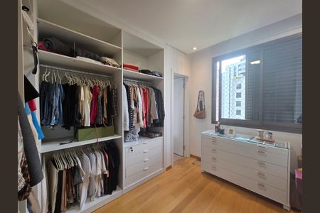 Apartamento à venda com 180m², 4 quartos e 3 vagasCloset da suíte 1