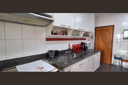 Apartamento à venda com 105m², 3 quartos e 2 vagas Apartamento à venda com 105m², 3 quartos e 2 vagasCozinha
