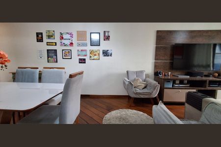Apartamento à venda com 105m², 3 quartos e 2 vagas Apartamento à venda com 105m², 3 quartos e 2 vagasSala