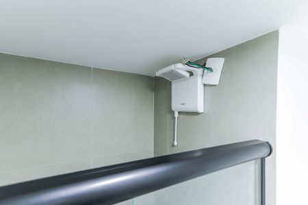 Banheiro de kitnet/studio para alugar com 1 quarto, 34m² em Butantã, São Paulo