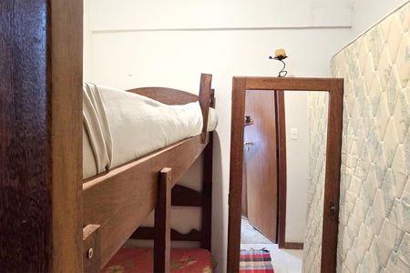 Apartamento à venda com 260m², 4 quartos e 3 vagas Apartamento à venda com 260m², 4 quartos e 3 vagasQuarto de Serviço