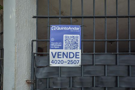 Casa para alugar com 220m², 4 quartos e 2 vagas Casa para alugar com 220m², 4 quartos e 2 vagasFachada