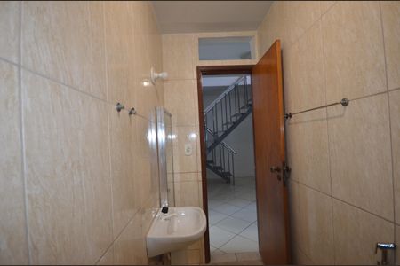 Casa de condomínio para alugar com 140m², 3 quartos e sem vagaBanheiro Social