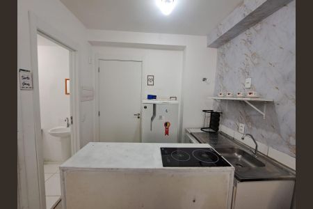 Cozinha de apartamento para alugar com 1 quarto, 24m² em Bonfim, Osasco