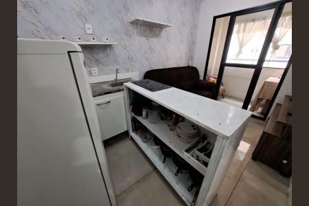Cozinha de apartamento para alugar com 1 quarto, 24m² em Bonfim, Osasco